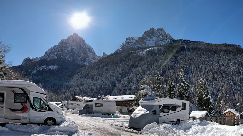 Camping d'hiver et magie du bien-être au Tyrol du Sud - stellplatz.info