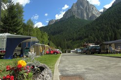 Camping Vidor: Traumhafte Standplätze in den Dolomiten - stellplatz.info