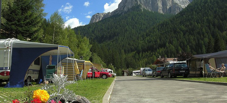 Camping Vidor: Traumhafte Standplätze in den Dolomiten - stellplatz.info