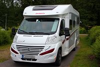 Motorhome partially integrated front