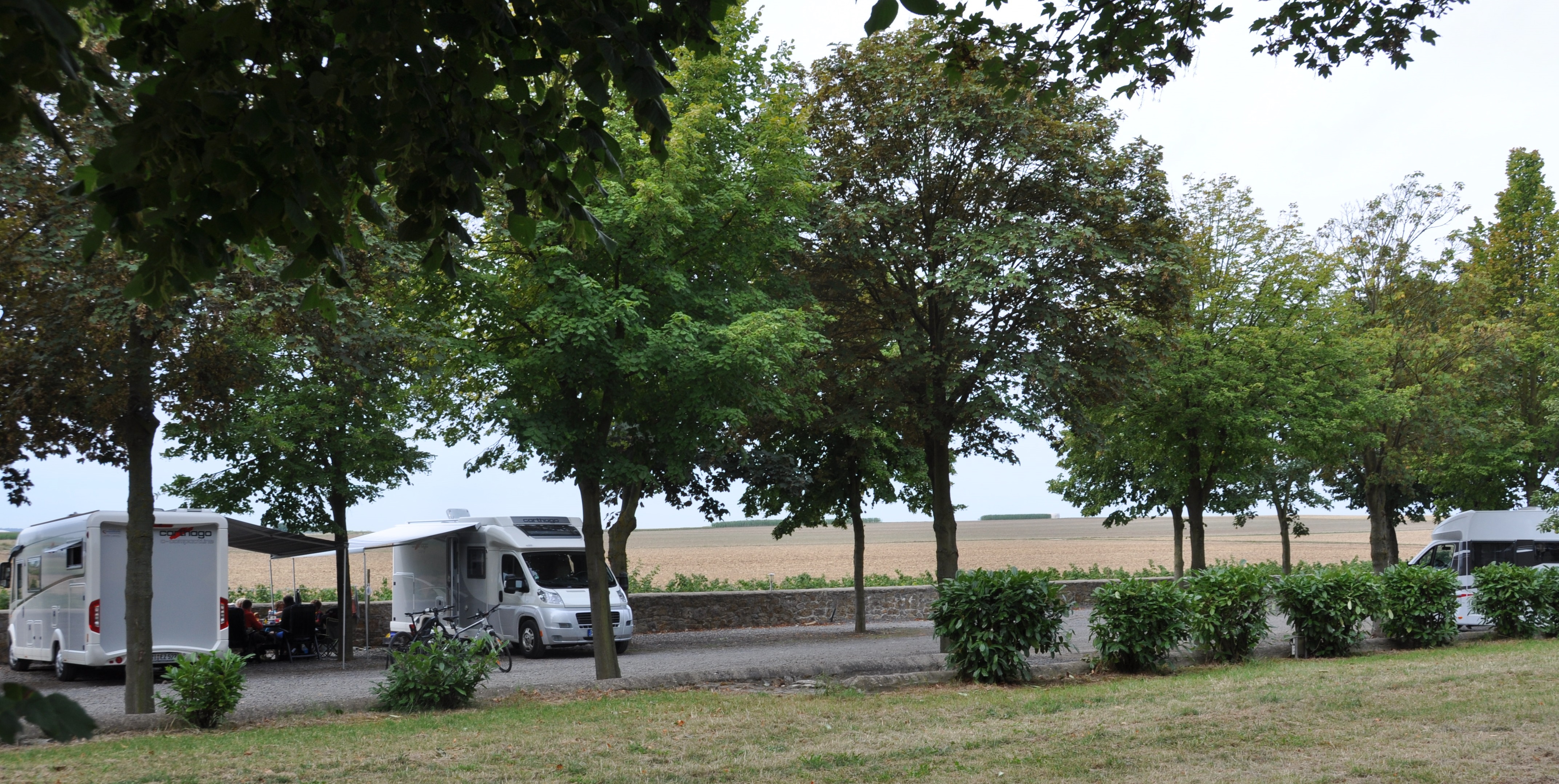 Parkeerplaats bij de Schmitt-wijngaard.
