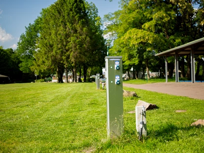 Reisemobilstellplatz - Entsorgung Toilettenkassette - Dötlingen - Reisemobilstellplatz Hartensbergsee - Reisemobil Wiese