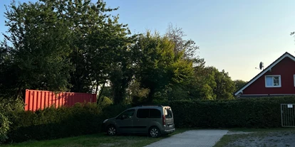 Parkeerplaats voor camper - Umgebungsschwerpunkt: am Land - Schwerinsdorf - Stellplatz Fitnesscenter Tao Aurich