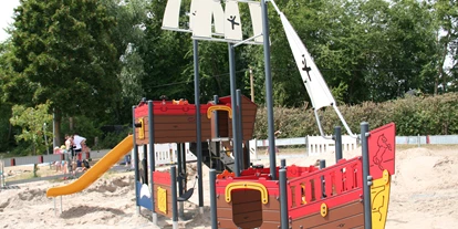 Reisemobilstellplatz - Umgebungsschwerpunkt: Strand - Ober-Flörsheim - Teil unserer Spielmöglichkeiten für Kinder - Riedsee