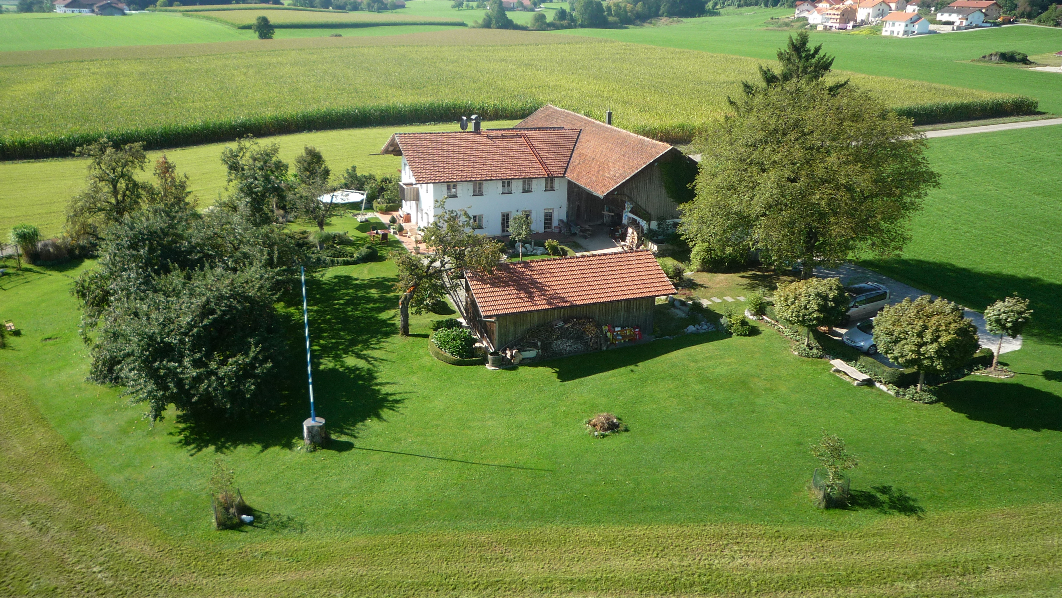área de autocaravanas - Idyllischer Alleinlagehof und Gartenparadies "Schwanzerhof"