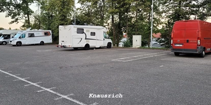 Place de parking pour camping-car - Oberwil (Dägerlen) - Wohnmobilstellplatz Lottstetten