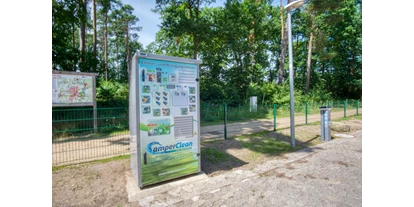 Place de parking pour camping-car - Art des Stellplatz: eigenständiger Stellplatz - Wietzendorf - Schwarzwasser-Entsorgung  - Parkplatz am Waldbad