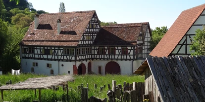 Reisemobilstellplatz - Sauna - Tübingen - Erkunden wie die Menschen früher auf dem Dorf gelebt haben im Freilichtmuseum Beuren - Neuer Wohnmobilstellplatz der Panorama Therme Beuren