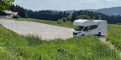 Place de parking pour camping-car - Bayerischer Wald - Ahornhof  Wohnmobilstellplatz