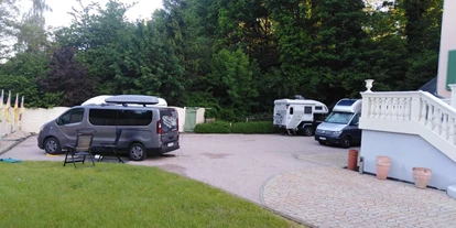 Parkeerplaats voor camper - Wohnwagen erlaubt - Glauchau - Villa Bella Vita - Glamping - Wohnmobilstellplatz