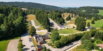 Motorhome parking space - Eschernhof - Luftaufnahme unseres Camping Resorts Bayerwald - Camping Resort Bayerwald