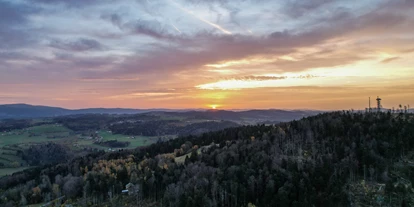 Reisemobilstellplatz - Wintercamping - Berging (Peilstein im Mühlviertel) - Unser Bayerischer Wald - vom Aussichtsturm schaut man nach Österreich und Tschechien - Camping Resort Bayerwald