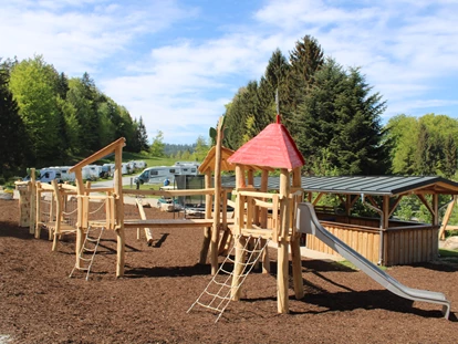 RV park - Abenteuerwald - Spielplatz der Kinderherzen höher schlagen lässt - Camping Resort Bayerwald