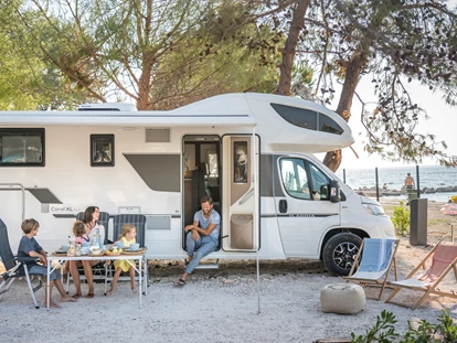 Parkeerplaats voor camper - Falkensteiner Premium Camping Zadar