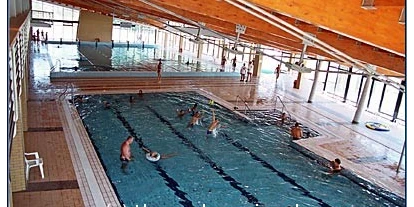 Parkeerplaats voor camper - Swimmingpool - Hongarije - Schwimmhalle im Heil u. Thermalbad - Thermalcamping Pápa / Westungarn