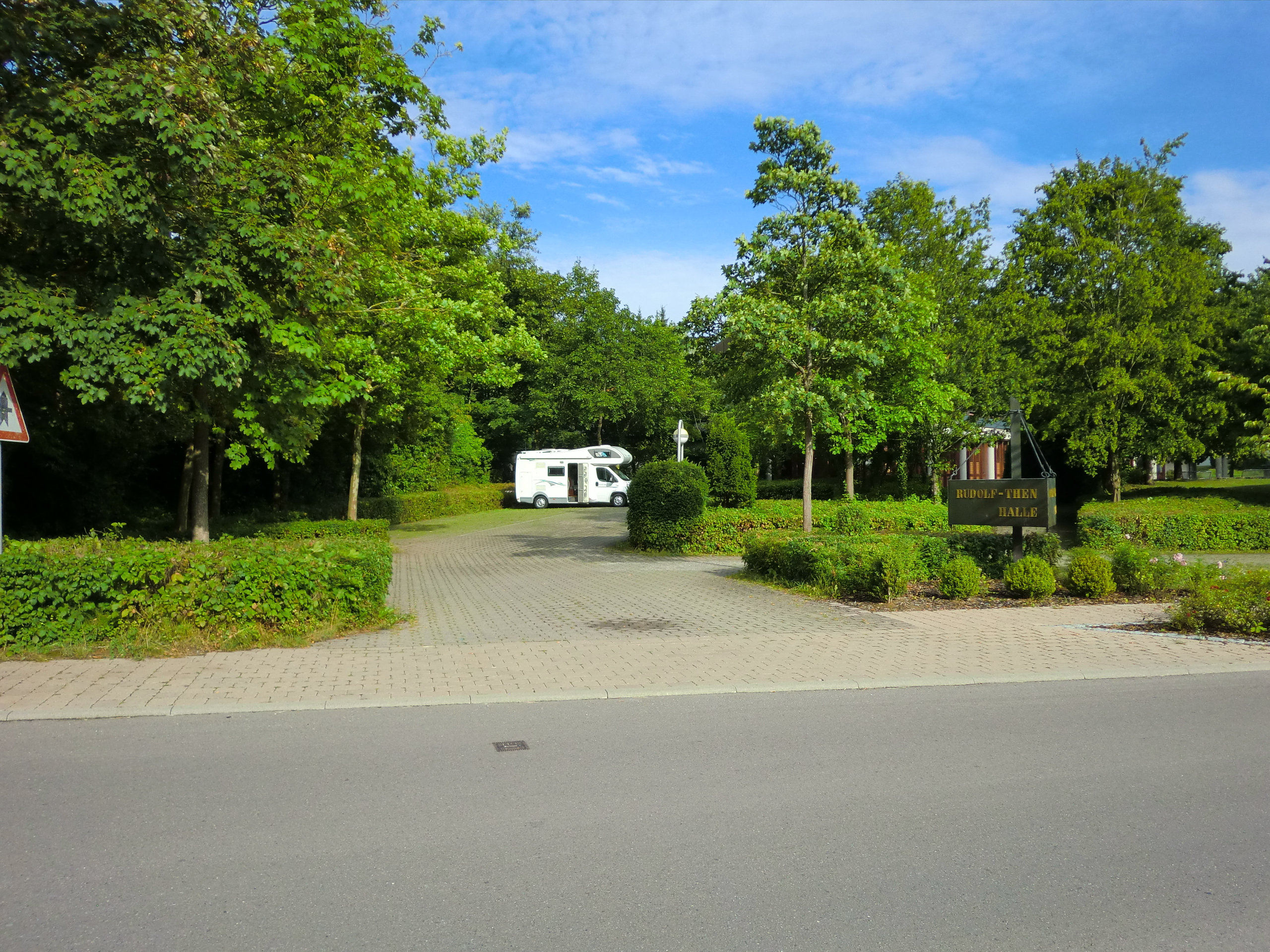 Motorhome parking ground - Ansicht von der Straße auf den Stellplatz  - Michelbach an der Bilz