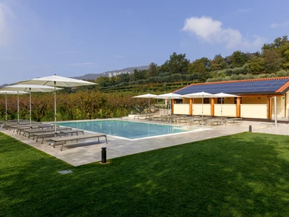 Reisemobilstellplatz - Umgebungsschwerpunkt: am Land - Manerba del Garda - La nostra piscina - Agriturismo Agricamping GARDA NATURA