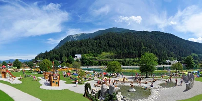 Parkeerplaats voor camper - Bademöglichkeit für Hunde - Oostenrijk - Stellplatz vor und im Alpen Caravan Park Achensee