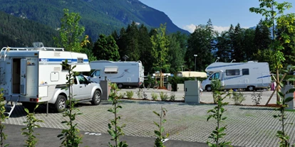 Motorhome parking space - SUP Möglichkeit - Aschau (Brandenberg) - Stellplatz vor und im Alpen Caravan Park Achensee