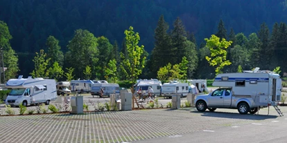 Parkeerplaats voor camper - öffentliche Verkehrsmittel - Oostenrijk - Stellplatz vor und im Alpen Caravan Park Achensee
