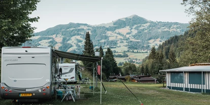 Parkeerplaats voor camper - öffentliche Verkehrsmittel - Thierberg (Kufstein) - Camping Reiterhof