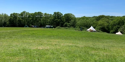 Parkeerplaats voor camper - Duschen - Iden (Südostengland) - Star Field Camping & Glamping