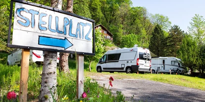 Parkeerplaats voor camper - Umgebungsschwerpunkt: Stadt - Näfels - Wohnmobilstellplatz Hotel Segnes Elm