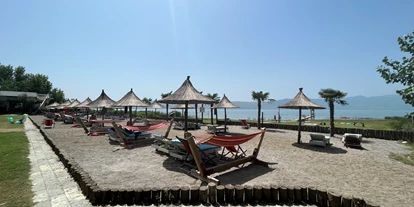 Reisemobilstellplatz - Umgebungsschwerpunkt: Strand - Bar - Lake Shkodra Resort