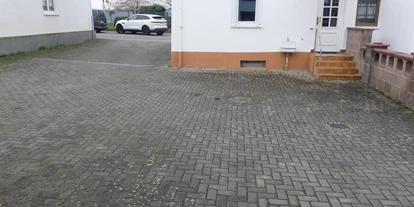 Motorhome parking space - Umgebungsschwerpunkt: am Land - Welgesheim - Innenhof - Stellplatz Wispertrail