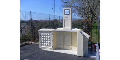 Reisemobilstellplatz - Hunde erlaubt: Hunde erlaubt - Comblain-au-Pont - Parkplatz bei der Blegny-Mine
