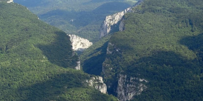 RV park - Angelmöglichkeit - Das Dorf COGNIN -LES-GORGES am Fusse des Vercors-Gebirges - CAMPING "LA CHATONNIERE"