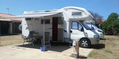 Motorhome parking space - Duschen - Italy - Agr. il Ginepro di Fortunato