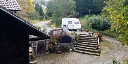 Motorhome parking space - Sonnenwald (Ulrichsberg, Aigen-Schlägl) - Im Innehof steht ein Grill, den sie benutzen können, - Die Bachlmühle