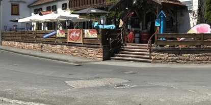 Posto auto camper - Bischofsheim an der Rhön - Restaurant  - Kostenlose Stellplatz Aura an der Saale + neben Restaurant mit lecke essen 