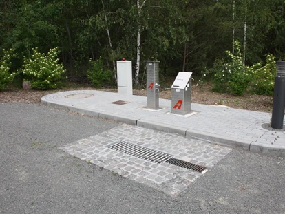 Motorhome parking space - Bademöglichkeit für Hunde - Abwasserentsorgung - Wohnmobilcamp See- und Waldresort Gröbern