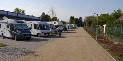 Motorhome parking space - Mauer (Rhein-Neckar-Kreis) - Ihr Kurzurlaub: Machen Sie Halt in Mannheim!  - Wohnmobilstellplatz Mannheim-Neuostheim