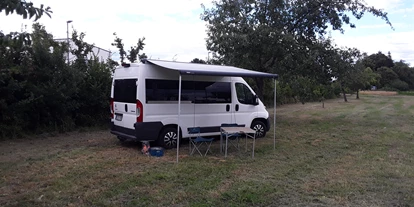 Posto auto camper - Umgebungsschwerpunkt: am Land - Rheinmünster - Schlafen unterm Apfelbaum