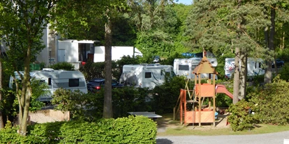 Plaza de aparcamiento para autocaravanas - Hunde erlaubt: Hunde erlaubt - Lüneburger Heide - Soltau - Röders' Park 