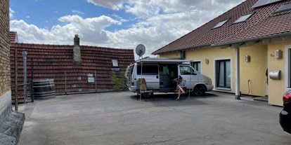 Motorhome parking space - Wohnwagen erlaubt - Göllheim - Sonnenhof beim Weingut Jung und Knobloch