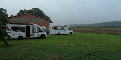 Reisemobilstellplatz - Wohnwagen erlaubt - Faßberg - Wohnmobilstellplatz in Heber (Surbostel) in der Lüneburger Heide in der Nähe vom Pietzmoor, Böhme und dem Heide Park