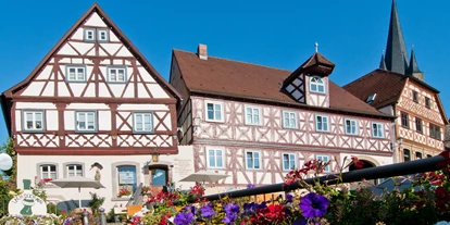 Reisemobilstellplatz - öffentliche Verkehrsmittel - Ebelsbach - historisches Fachwerk in der Innenstadt - Regiostellplatz am Tuchanger in Zeil am Main