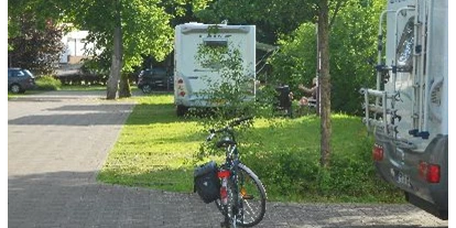 Reisemobilstellplatz - Entsorgung Toilettenkassette - Birkenhördt - Stellplätze  - Stellplatz am Weiher Lemberg