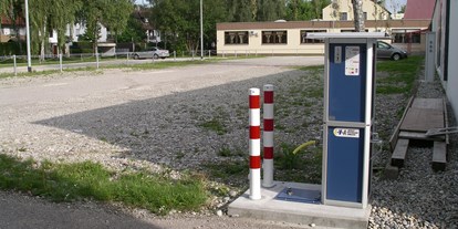 Motorhome parking space - Hunde erlaubt: Hunde teilweise - Bavaria - Wohnmobilstellplatz an der Sportanlage der TSG 1885