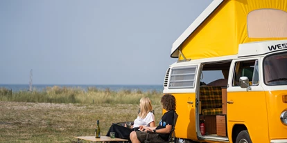 Place de parking pour camping-car - Umgebungsschwerpunkt: See - Insel Fehmarn - Ahoi Camp Fehmarn - Strandcamping - Meerblick - Ahoi Camp Fehmarn