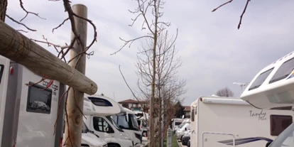 Reisemobilstellplatz - WLAN: am ganzen Platz vorhanden - Manerba del Garda - Area Camper