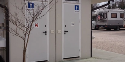 Reisemobilstellplatz - Entsorgung Toilettenkassette - Lugana di Sirmione (Bs) - Area Camper
