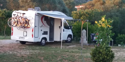 Place de parking pour camping-car - Bosnie-Herzégovine - Autocamp Grotta Blagaj