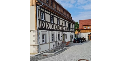 Motorhome parking space - Art des Stellplatz: eigenständiger Stellplatz - Sebnitz - Haupthaus des Landhotels - Lerchenberghof im Spreequellland/ Oberlausitz