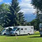 Posto auto per camper - Campingowy park z widokiem na góry - Camping Harenda Zakopane