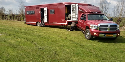 Reisemobilstellplatz - Wohnwagen erlaubt - Spanbroek - Ein speciale Wohnwagen/Wohnmobile auf Camping de Gouw in die Nähe von Medemblik und Nordsee  - Camping de Gouw